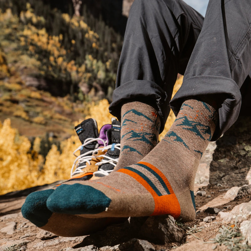 Darn Tough - 5021-Men's Hike Hut Micro Crew Midweight Hiking Socks