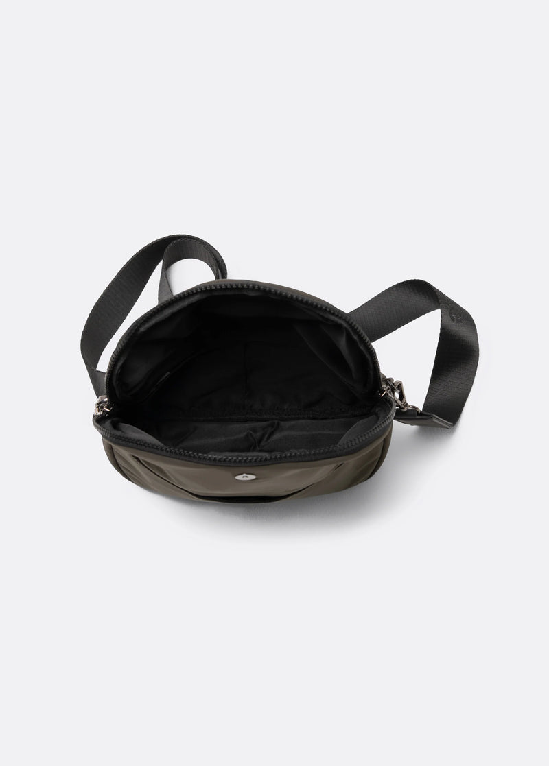 Lolë - Acadie Flap Bag